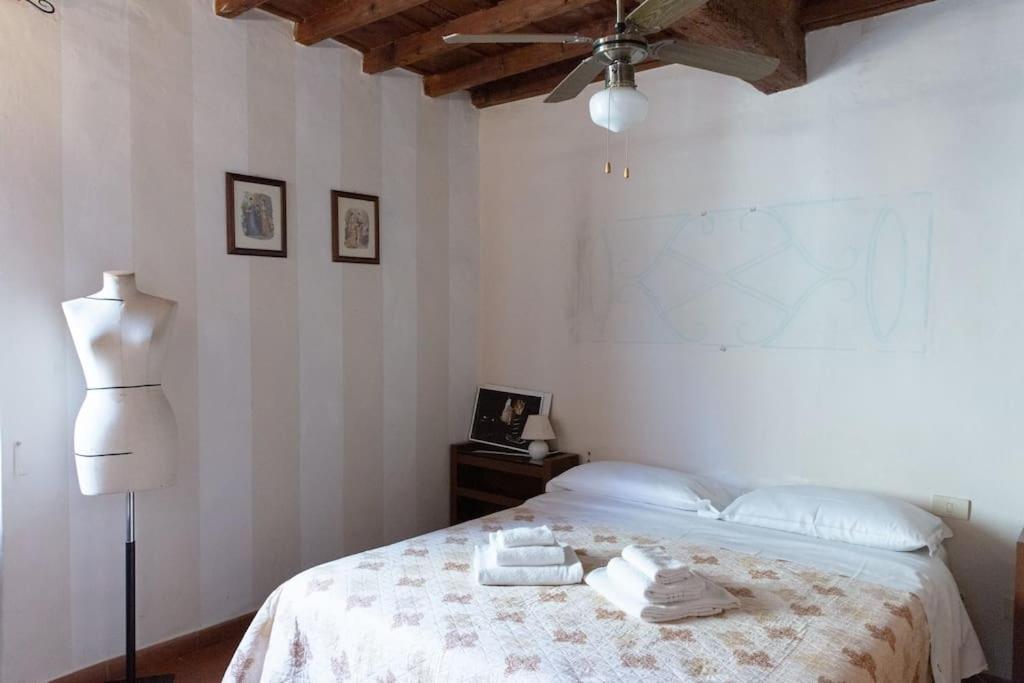 Charming By Piazza Santo Spirito * Florenz